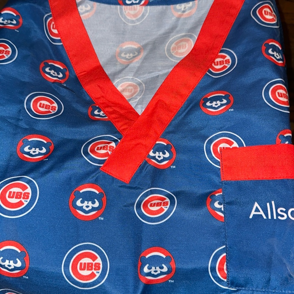 Chicago Cubs Scrub Top